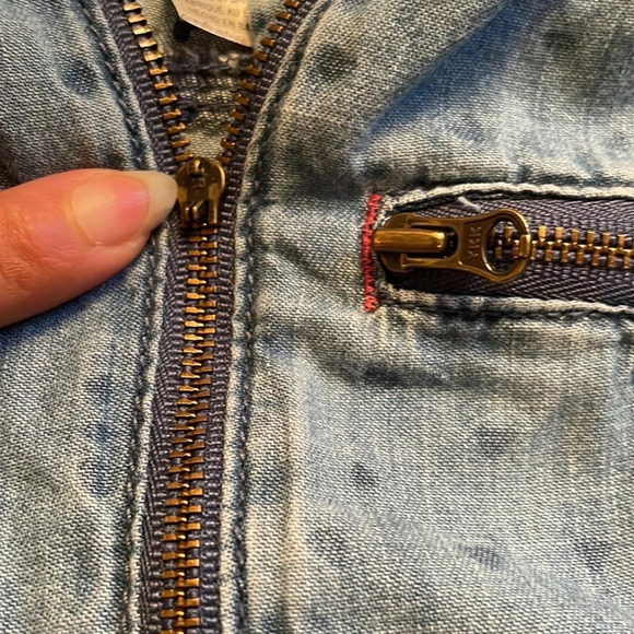 OshKosh B’gosh girls zip up  top size 5T - Picture 3 of 5